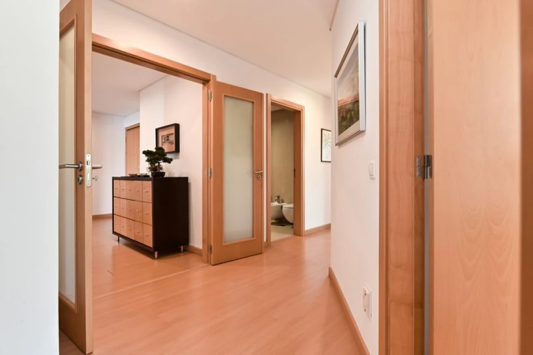 Apartamento T4 para Venda em Queluz de Baixo Foto 5