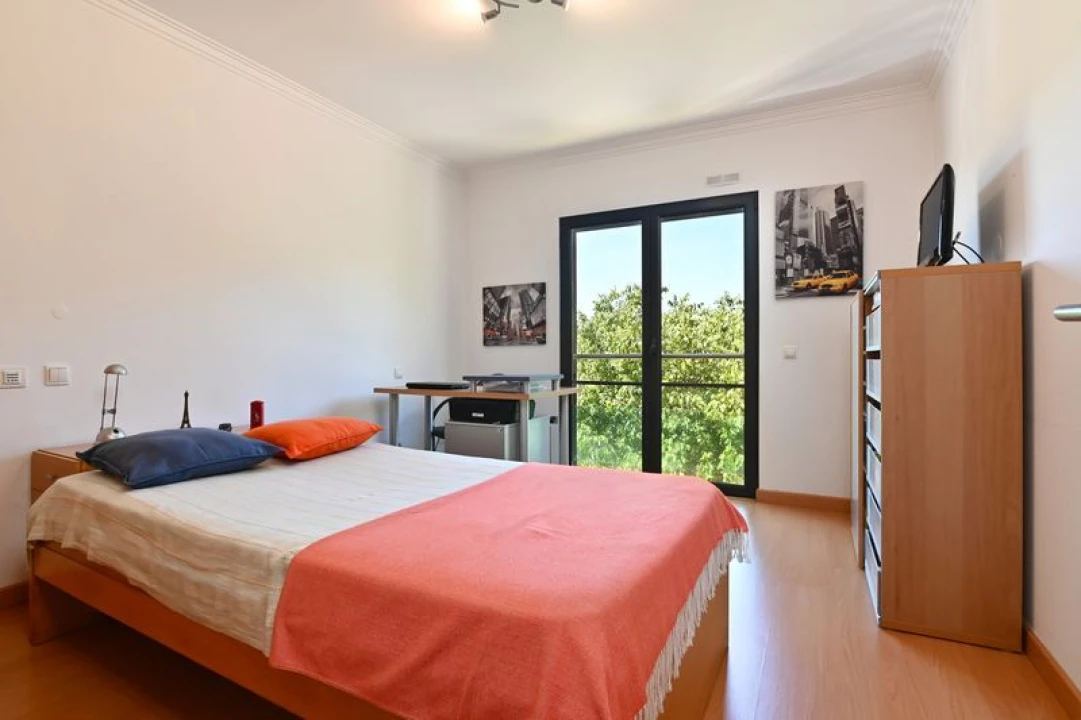 Apartamento T4 para Venda em Queluz de Baixo Foto 7