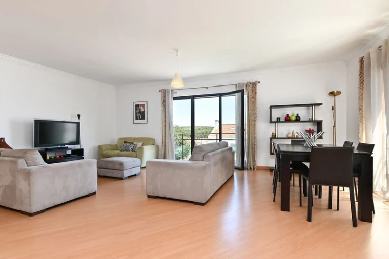 Apartamento T4 para Venda em Queluz de Baixo Foto 1