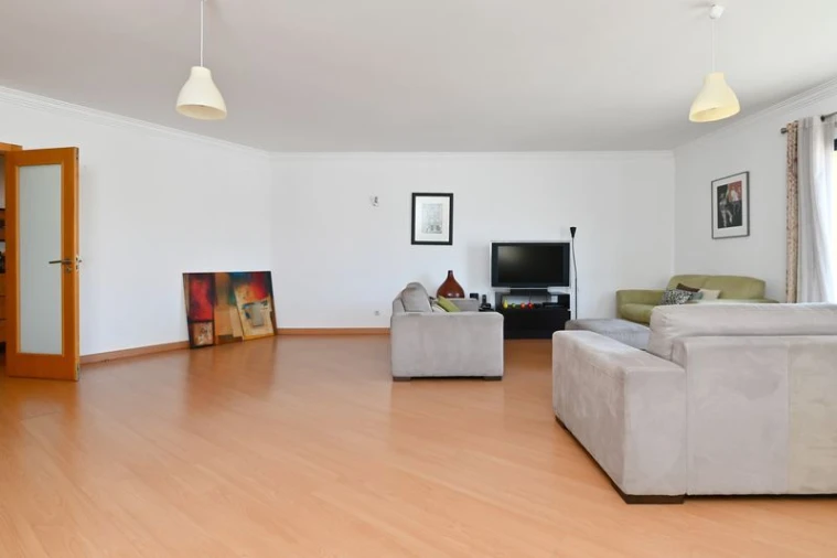 Apartamento T4 para Venda em Queluz de Baixo Foto 2