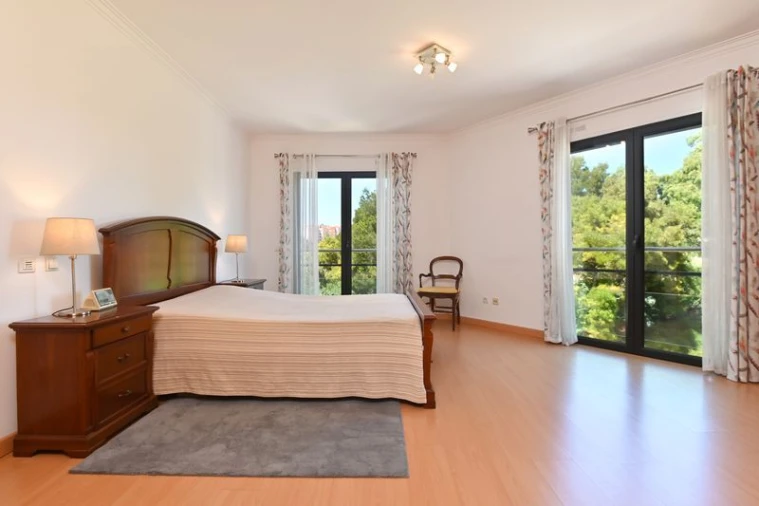 Apartamento T4 para Venda em Queluz de Baixo Foto 6