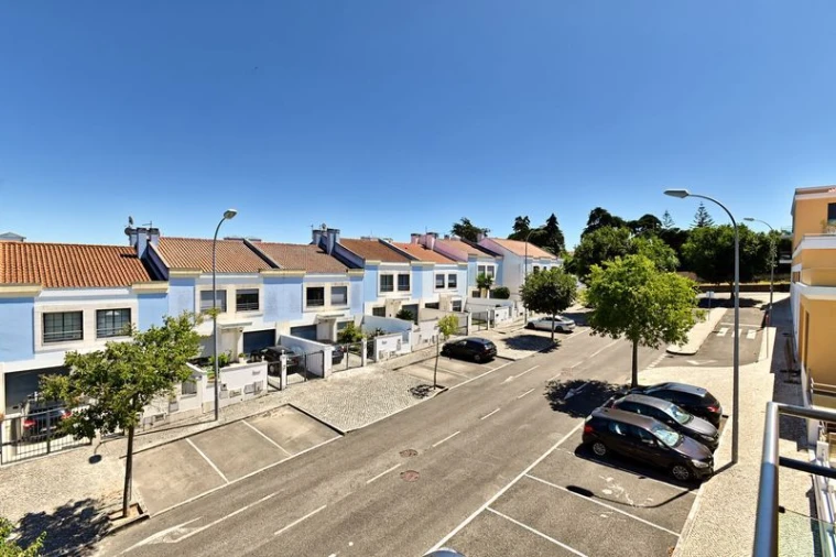 Apartamento T4 para Venda em Queluz de Baixo Foto 13