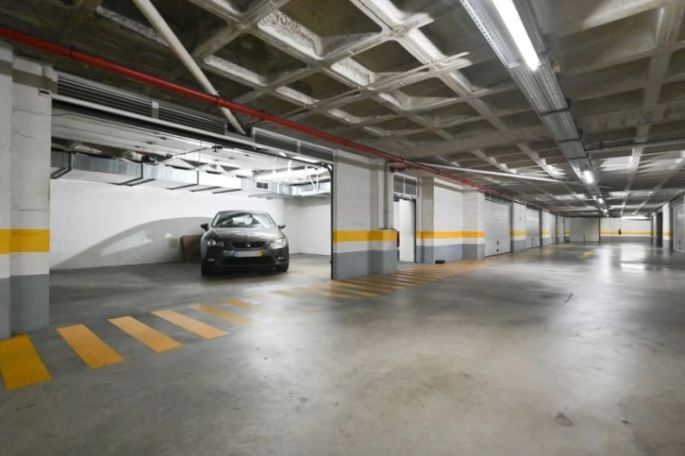 Apartamento T4 para Venda em Queluz de Baixo Foto 14