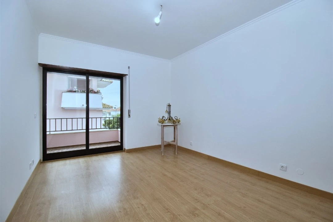 Apartamento T2 para Arrendamento em Parede Foto 10