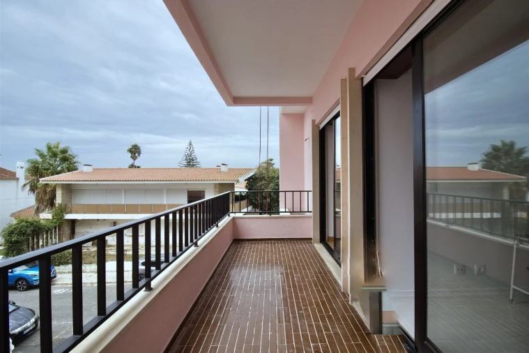 Apartamento T2 para Arrendamento em Parede Foto 3