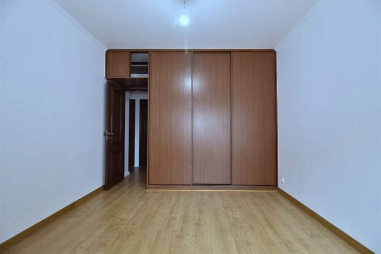 Apartamento T2 para Arrendamento em Parede Foto 7