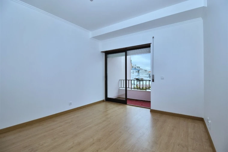 Apartamento T2 para Arrendamento em Parede Foto 9