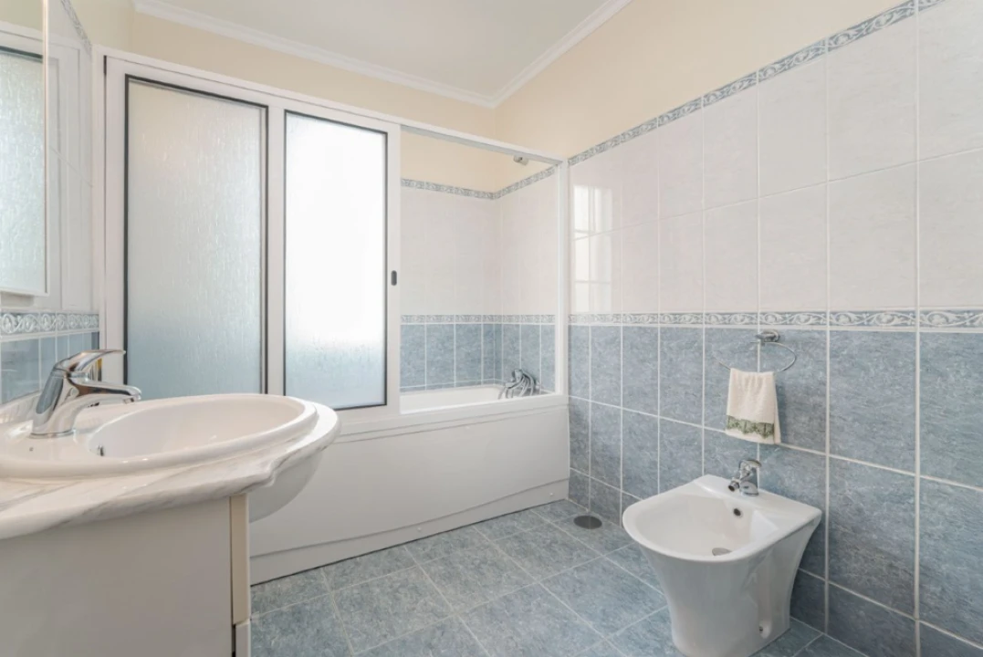 Moradia T3 para Venda em Canhas Foto 17