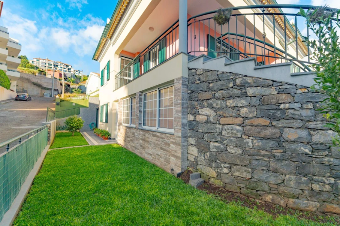 Moradia T3 para Venda em Canhas Foto 26