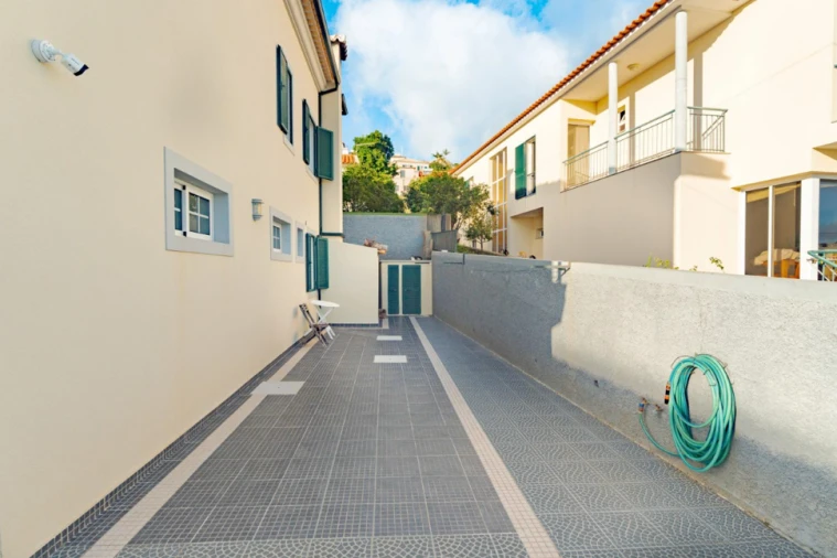 Moradia T3 para Venda em Canhas Foto 24