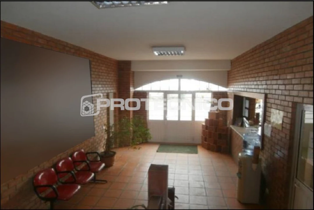 Negócio para Venda em Zona Industrial En 1 Sul Foto 1