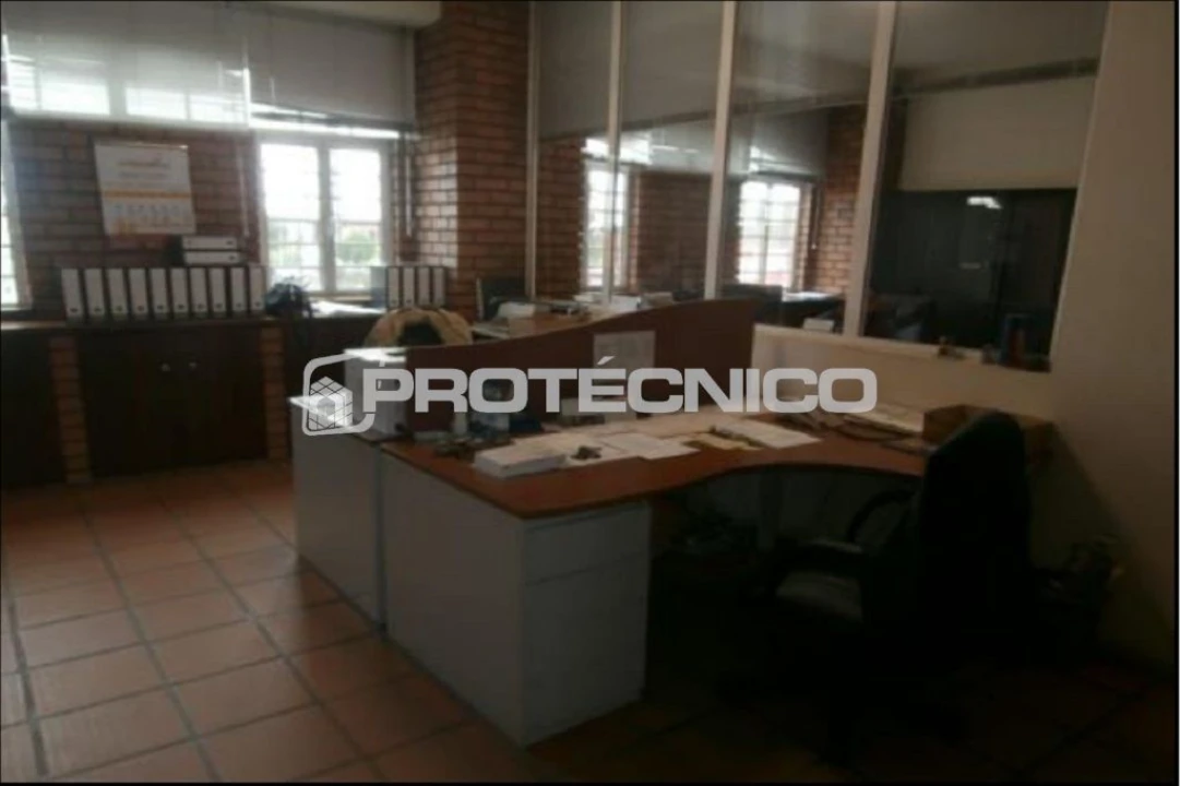 Negócio para Venda em Zona Industrial En 1 Sul Foto 5