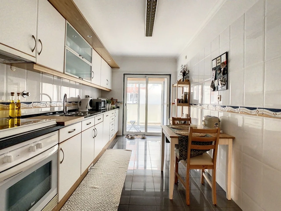 Apartamento T2 para Venda em Arneiro Foto 6