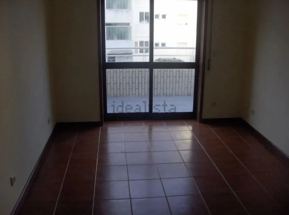 Apartamento T1 para Arrendamento em Porto Foto 3