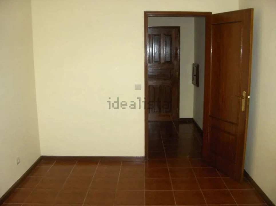 Apartamento T1 para Arrendamento em Porto Foto 2