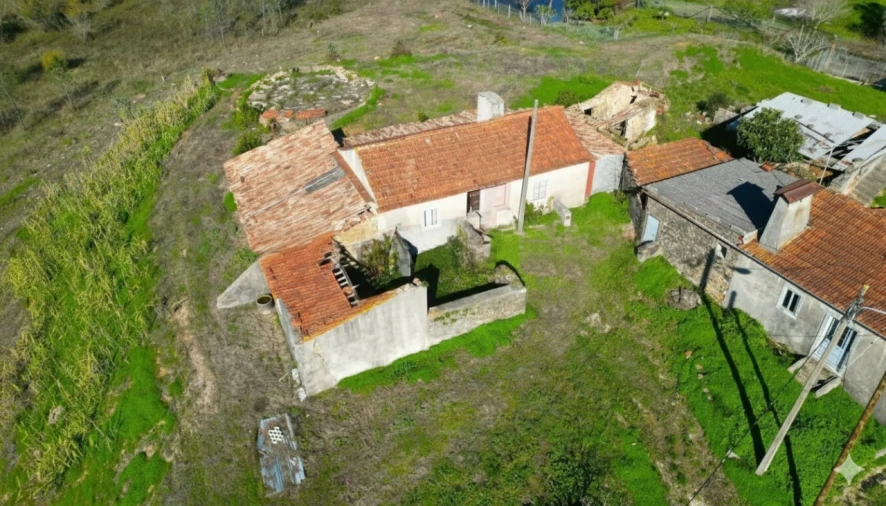 Moradia T2 para Venda em Crasto Foto 9