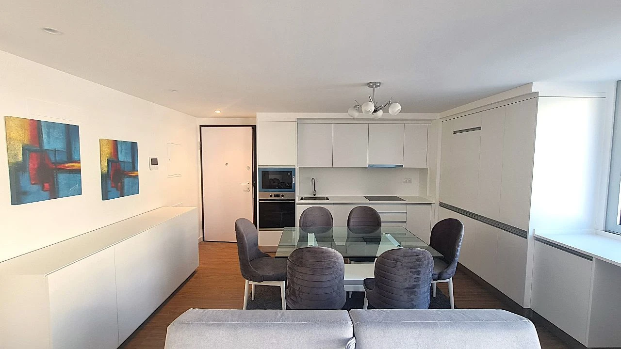 Apartamento T1 para Arrendamento em Câmara de Lobos Foto 3