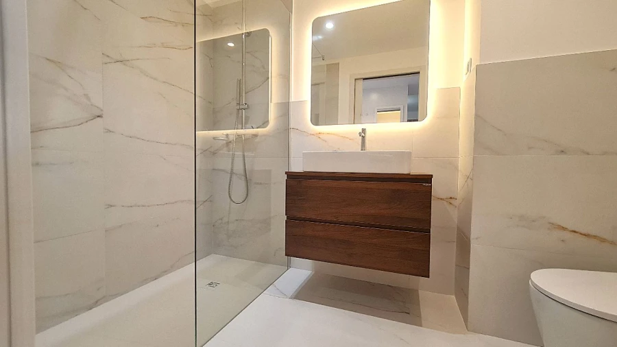 Apartamento T1 para Arrendamento em Câmara de Lobos Foto 10