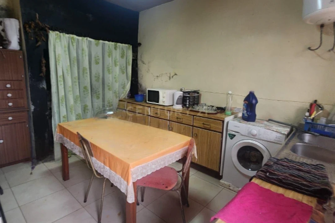 Moradia T4 para Venda em Prazeres Foto 8