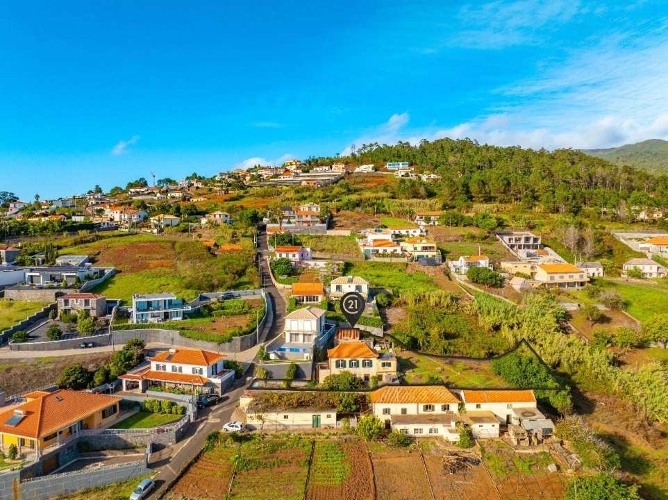 Moradia T4 para Venda em Prazeres Foto 12