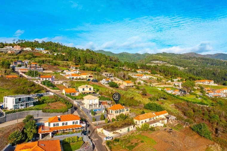 Moradia T4 para Venda em Prazeres Foto 7