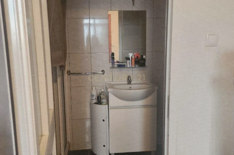 Moradia T4 para Venda em Prazeres Foto 14