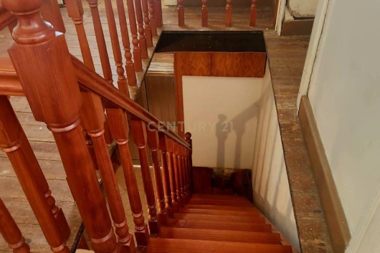 Moradia T4 para Venda em Prazeres Foto 12