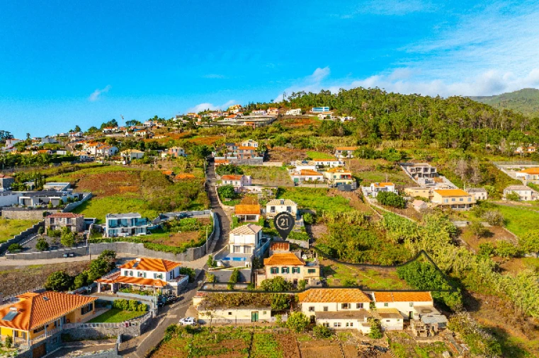 Moradia T4 para Venda em Prazeres Foto 20