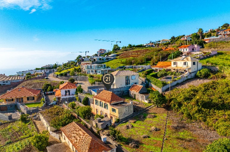 Moradia T4 para Venda em Prazeres Foto 23