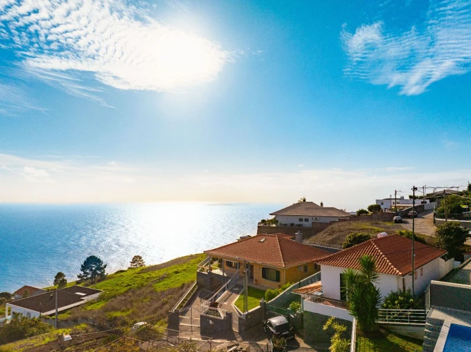 Moradia T4 para Venda em Prazeres Foto 1