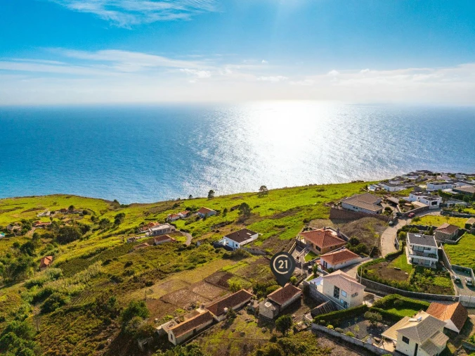 Moradia T4 para Venda em Prazeres Foto 3