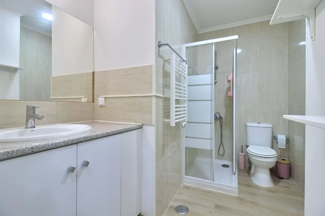 Apartamento T2 para Venda em Setúbal Foto 9