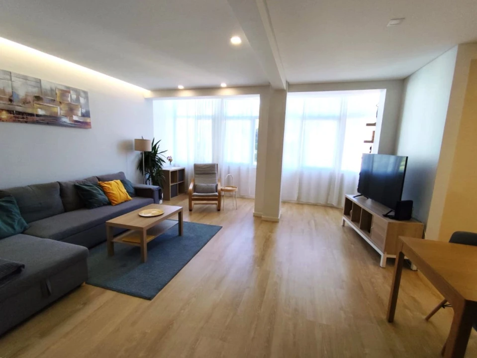 Apartamento T2 para Arrendamento em Estoril Foto 3