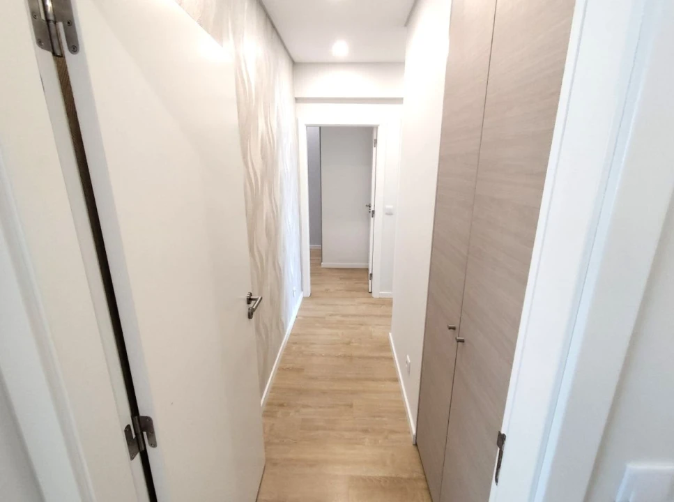 Apartamento T2 para Arrendamento em Estoril Foto 6