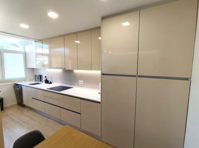 Apartamento T2 para Arrendamento em Estoril Foto 2