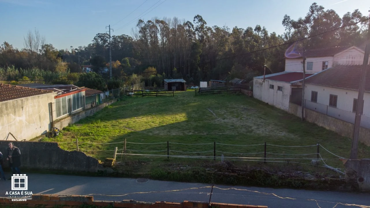 Terreno P/ Prédio para Venda em Avanca Foto 1