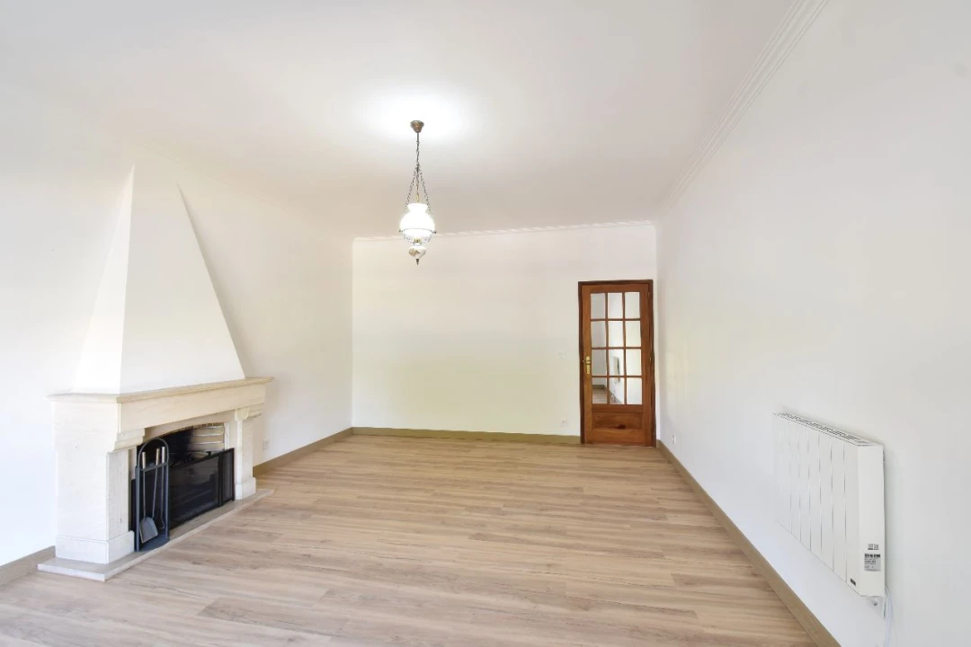 Apartamento T3 para Arrendamento em Estoril Foto 3