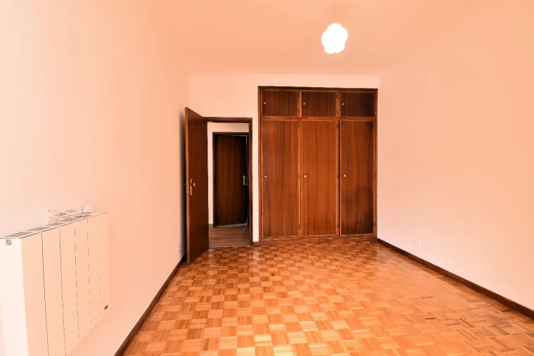 Apartamento T3 para Arrendamento em Estoril Foto 10