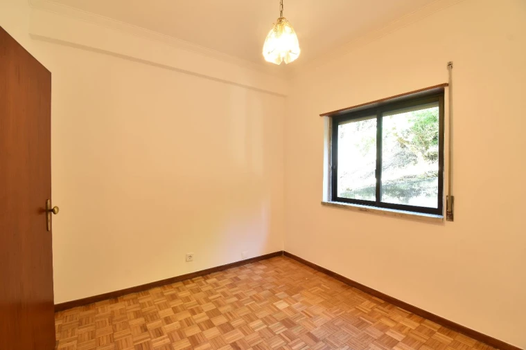 Apartamento T3 para Arrendamento em Estoril Foto 12