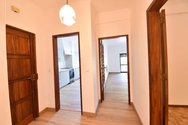 Apartamento T3 para Arrendamento em Estoril Foto 6