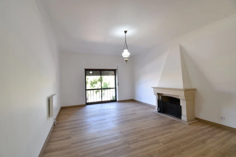 Apartamento T3 para Arrendamento em Estoril Foto 2