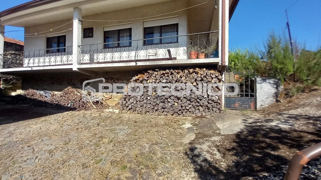 Moradia T3 para Venda em Ribança Foto 2