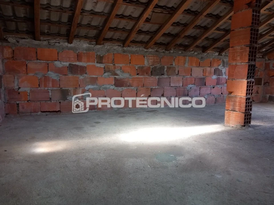 Moradia T3 para Venda em Alquerubim Foto 10