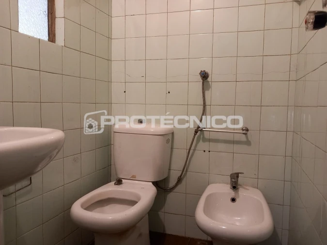 Moradia T3 para Venda em Alquerubim Foto 13