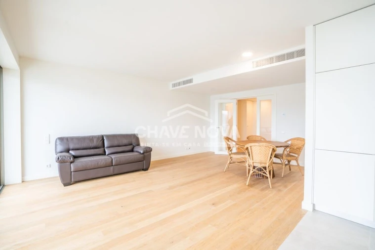 Apartamento T2 para Arrendamento em Vila Nova de Gaia Foto 4