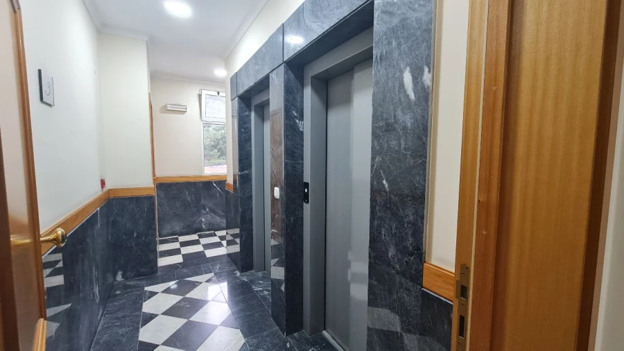 Escritório para Arrendamento em FUNCHAL Foto 2