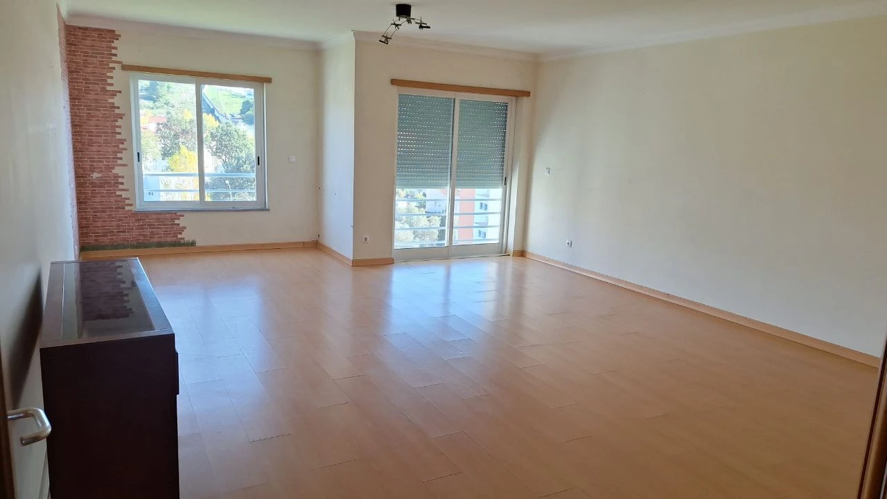 Apartamento T2 para Venda em Caxias Foto 1