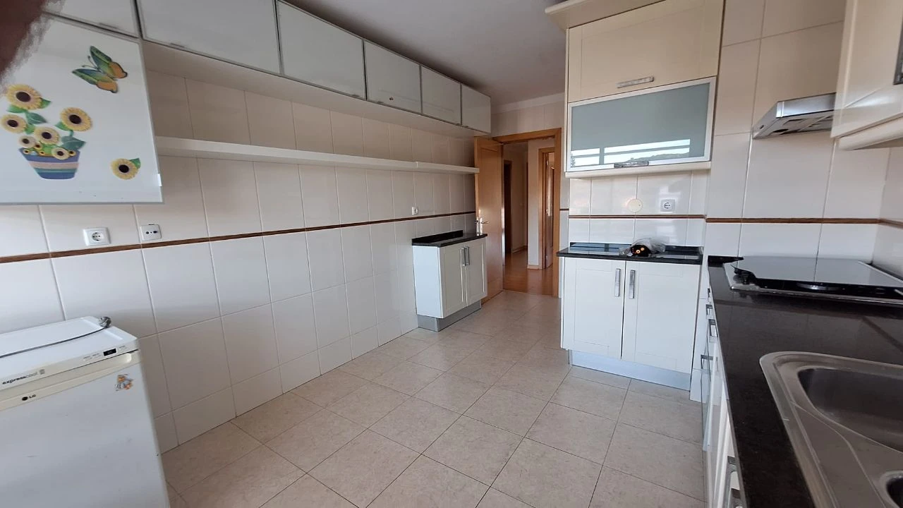 Apartamento T2 para Venda em Caxias Foto 5