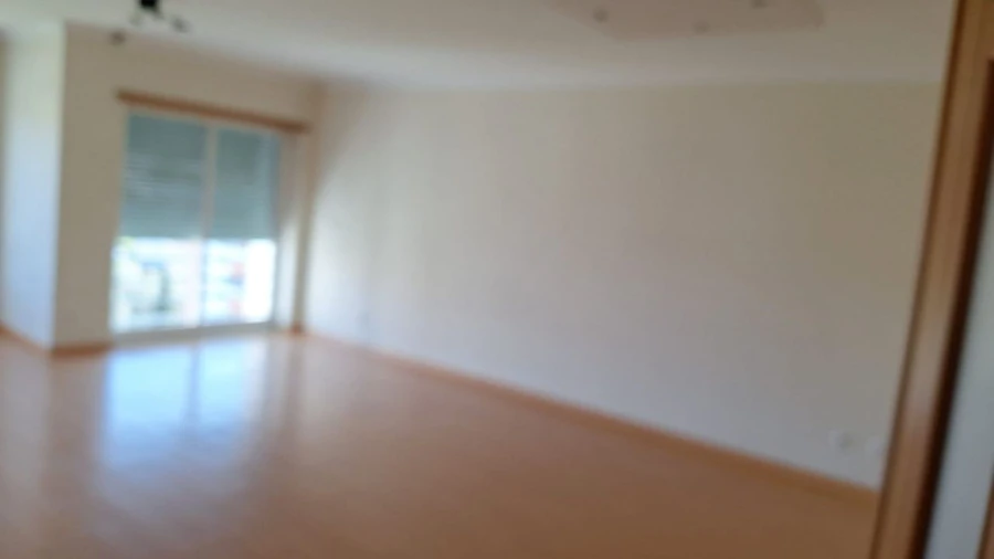 Apartamento T2 para Venda em Caxias Foto 7