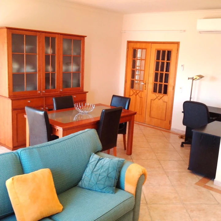 Apartamento T2 para Arrendamento em Faro Foto 1